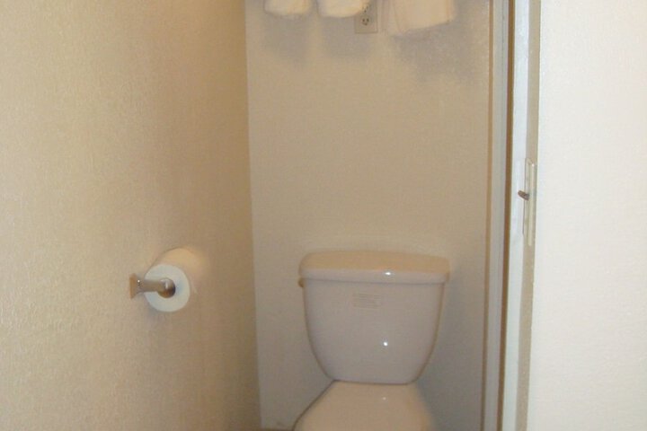 Room 12 of 34