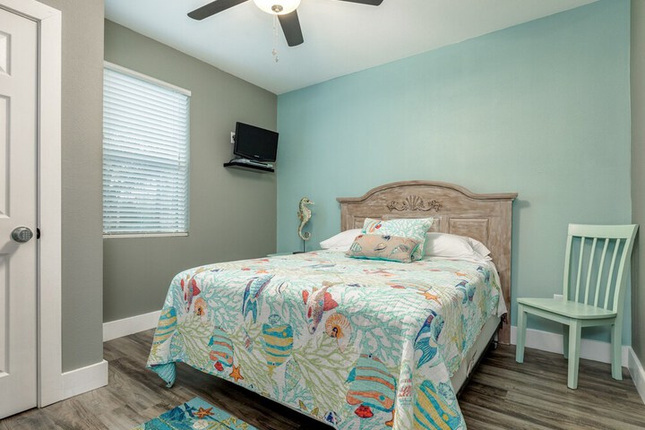 Room 2 of 26