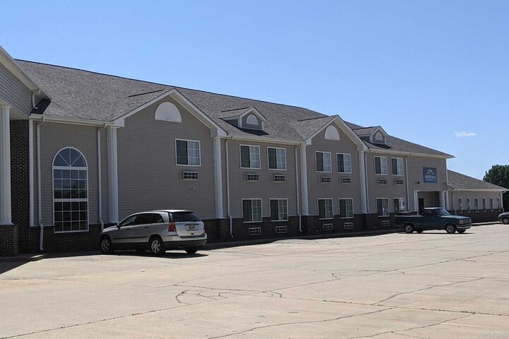 Heritage Inn & Suites