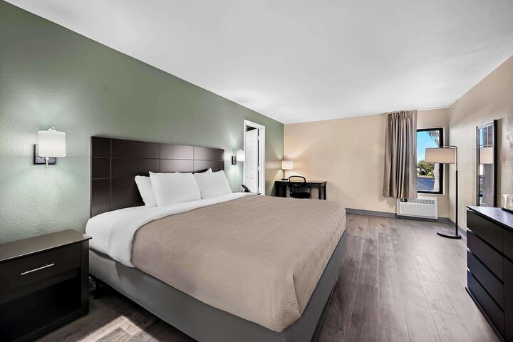 Room 26 of 32