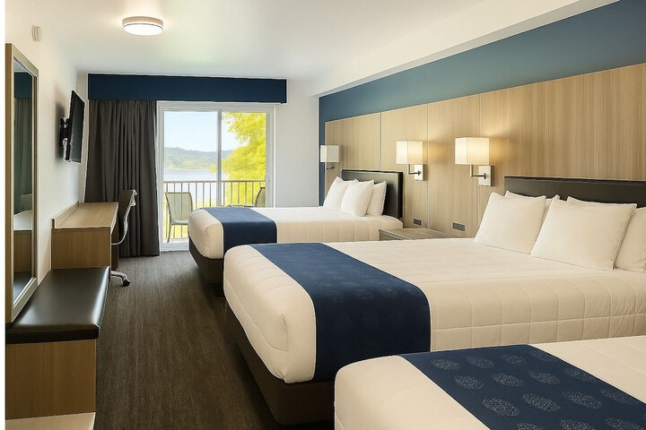 Oyster Bay Inn & Suites