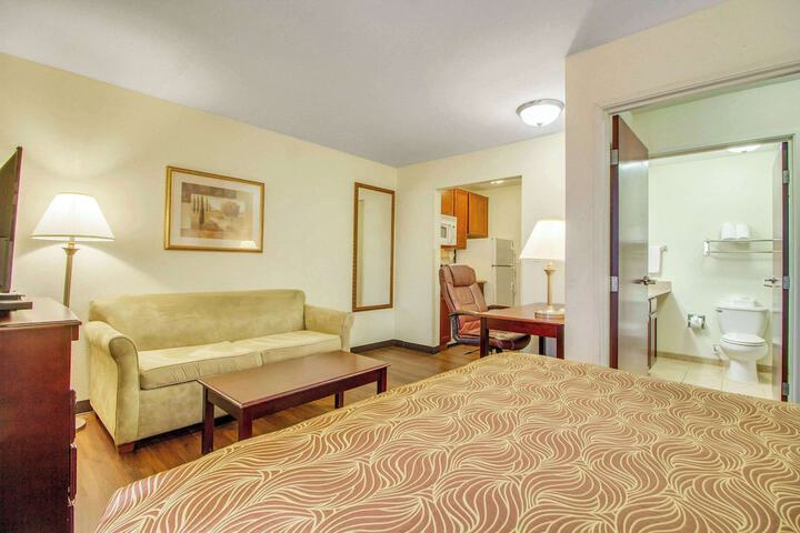 Room 23 of 28