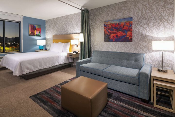 Room 17 of 37