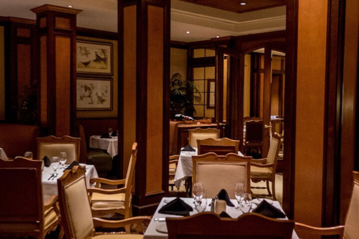 Dining 24 of 35