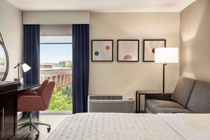 Room 30 of 44