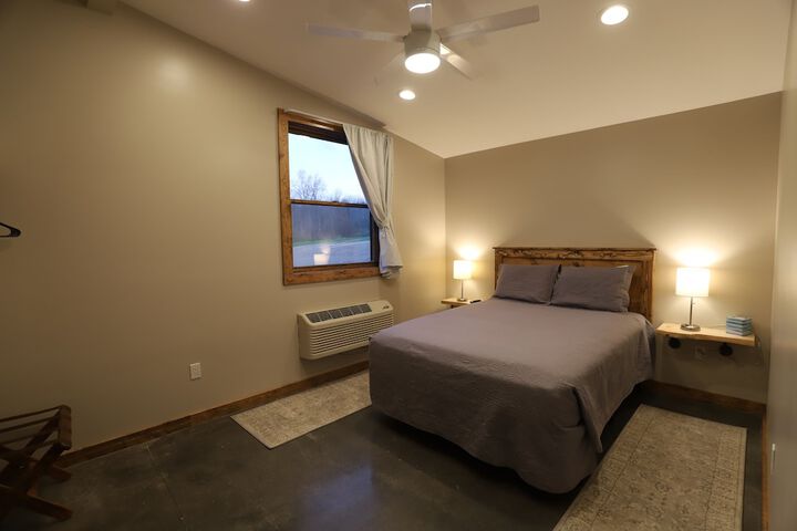Room 51 of 83