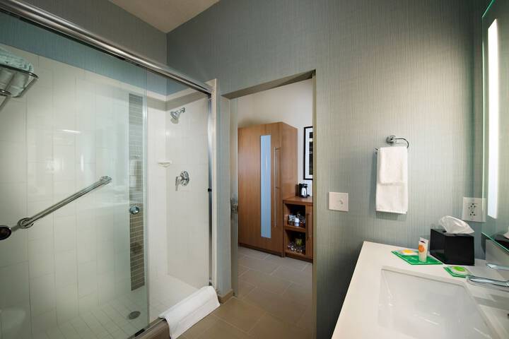 Room 12 of 47