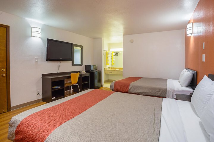 Room 21 of 35