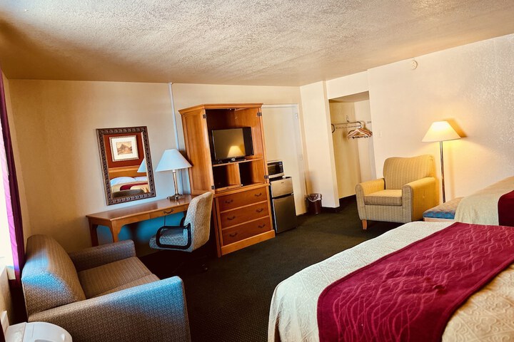 Room 18 of 25
