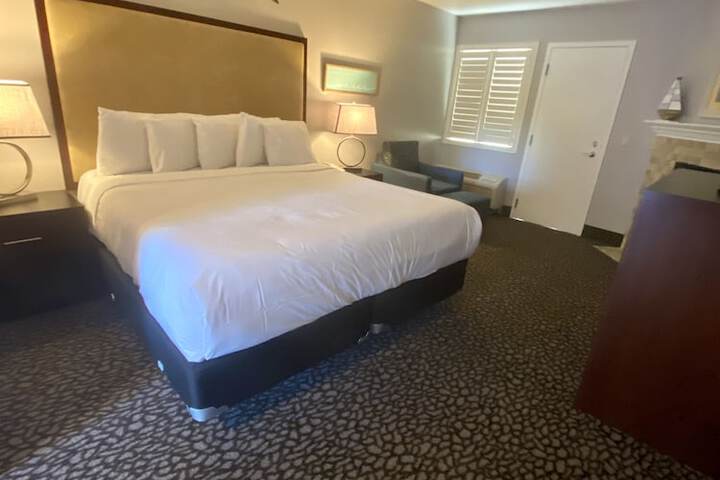 Room 15 of 62