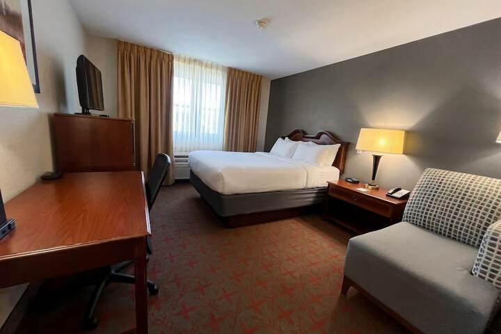Harbor Winds Hotel