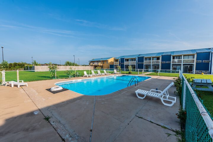 Pool 13 of 68