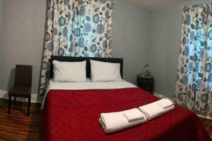 Pontiac Guest House