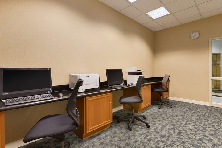 Embassy Suites by Hilton Newark Wilmington South