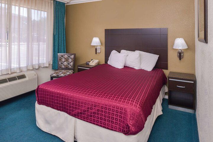 Room 25 of 57