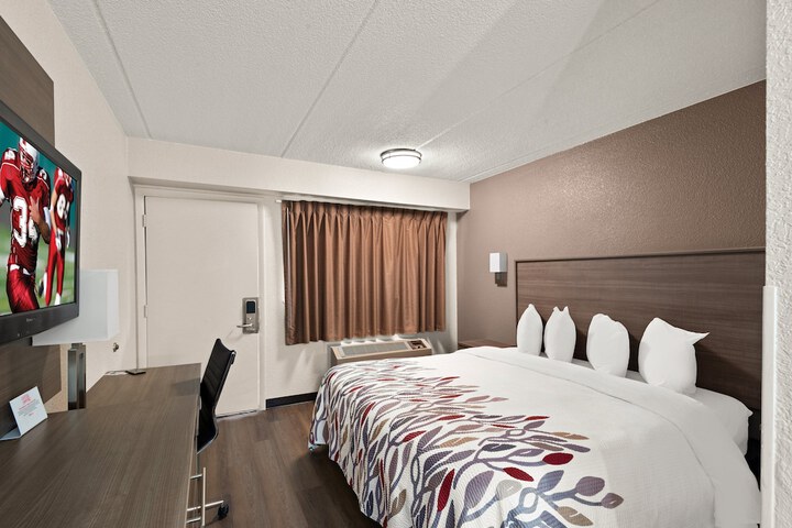 Room 18 of 33
