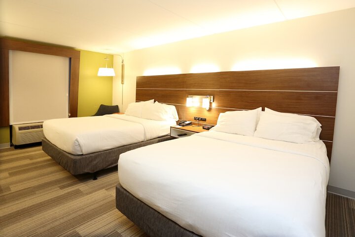 Room 13 of 26