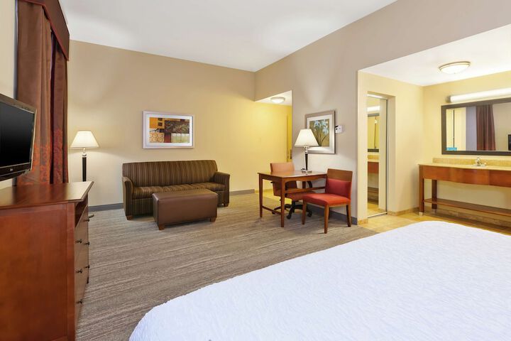 Room 11 of 36