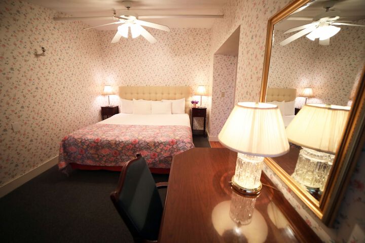 Room 12 of 69