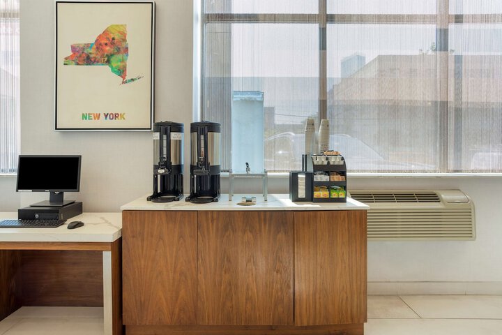 Best Western Plus Plaza Hotel