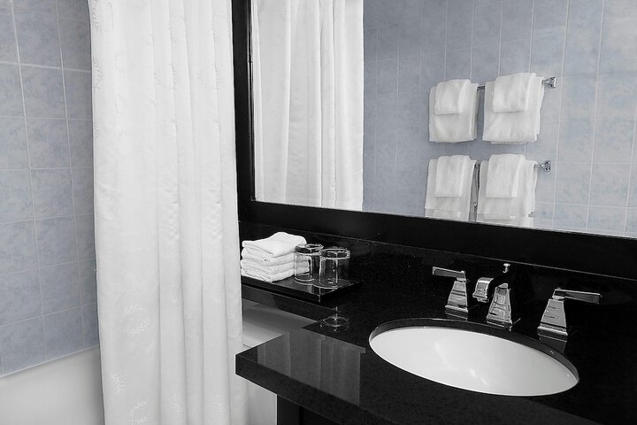 Room 44 of 183