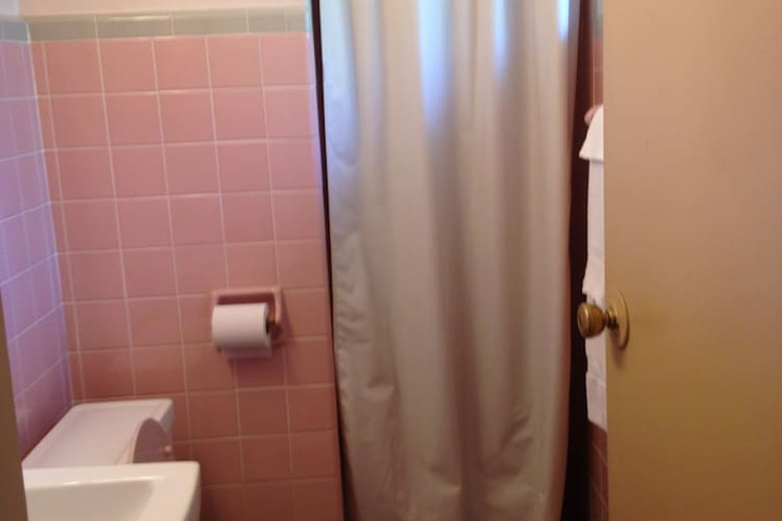 Room 16 of 37