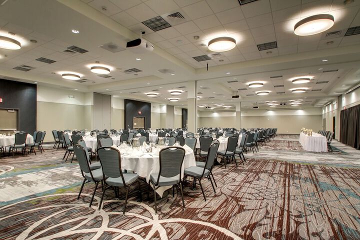 Holiday Inn & Suites Peoria at Grand Prairie by IHG