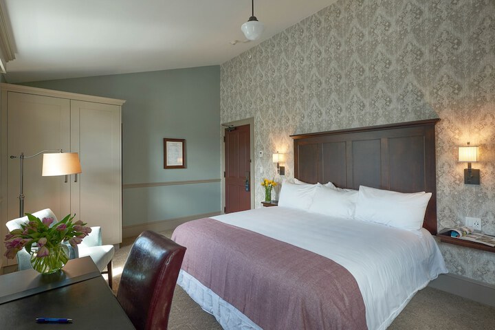 The Groton Inn
