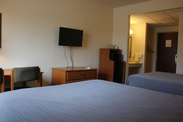 Heritage Inn & Suites