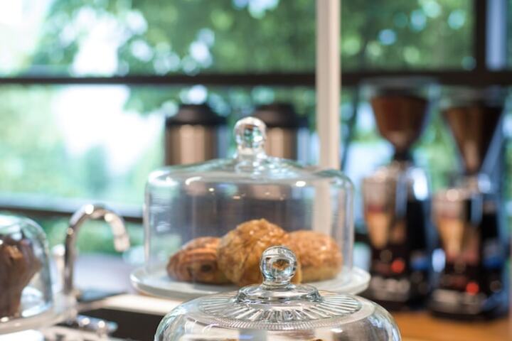 Breakfast/Coffee Service 78 of 91