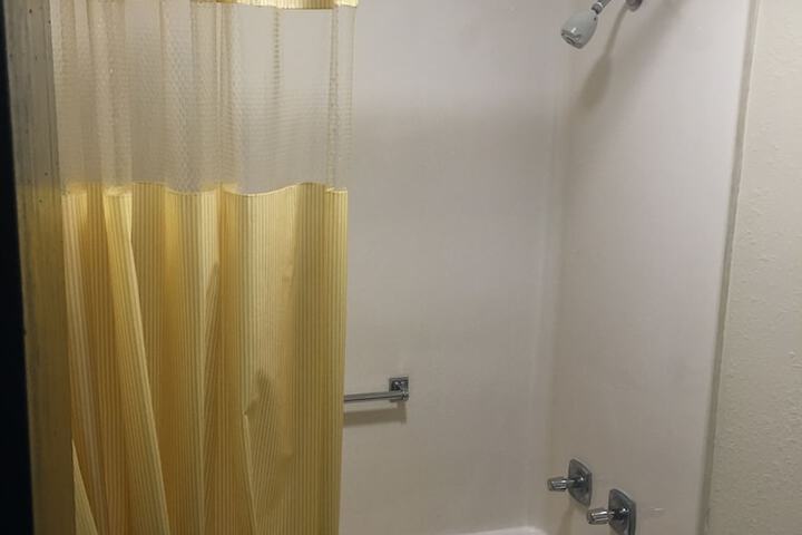 Room 30 of 32