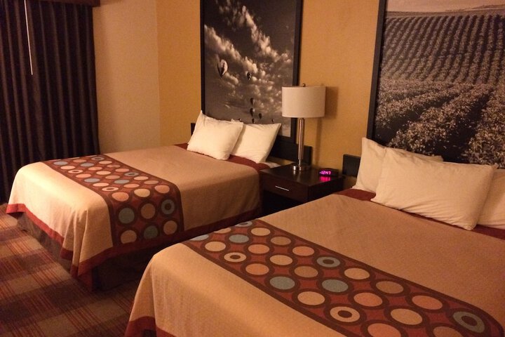 Room 9 of 32