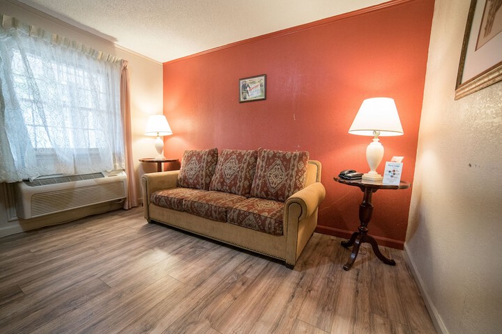 Room 34 of 82