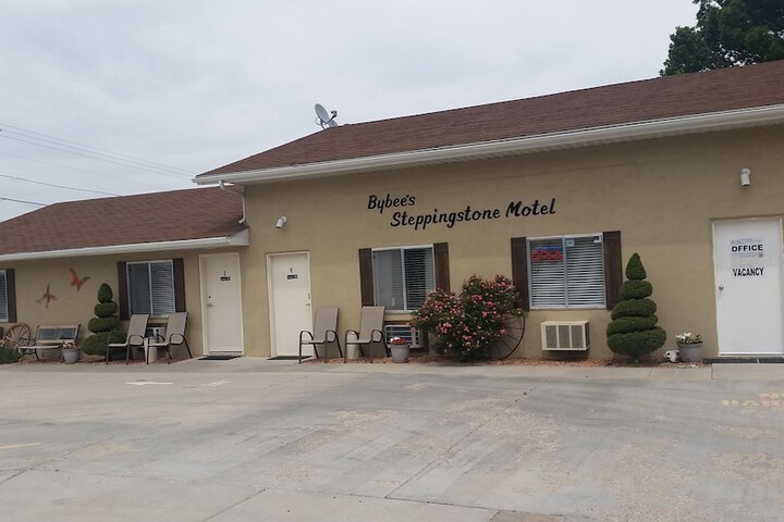 Bybees Steppingstone Motel