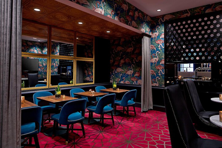 Lounge 96 of 109