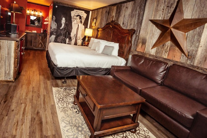 Room 40 of 83