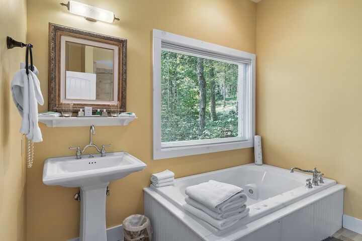 Laurel Valley Mountain Retreat