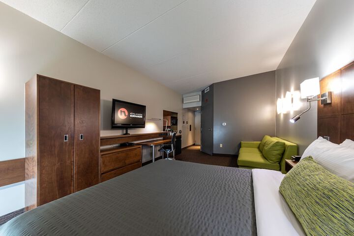 Room 28 of 137
