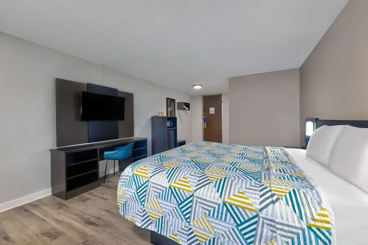 Room 12 of 27
