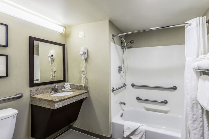 Room 16 of 35