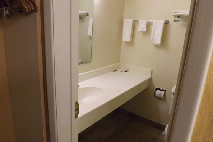 Room 12 of 32