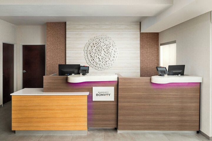 Hotel Interior 4 of 31