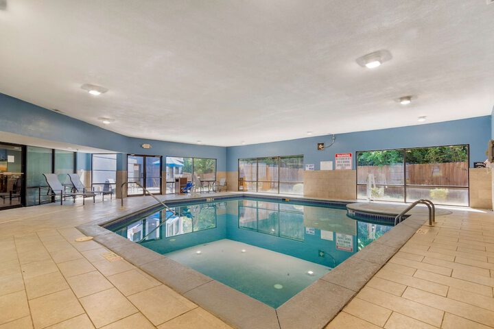 Pool 4 of 30