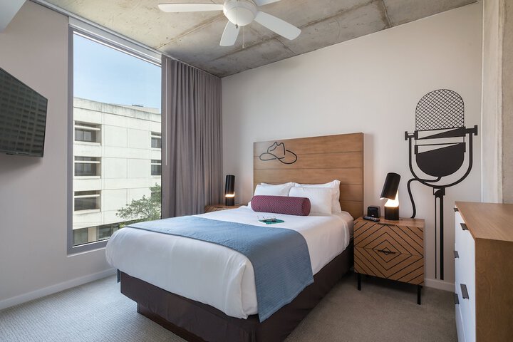 Room 45 of 84