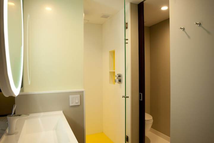 Room 35 of 43