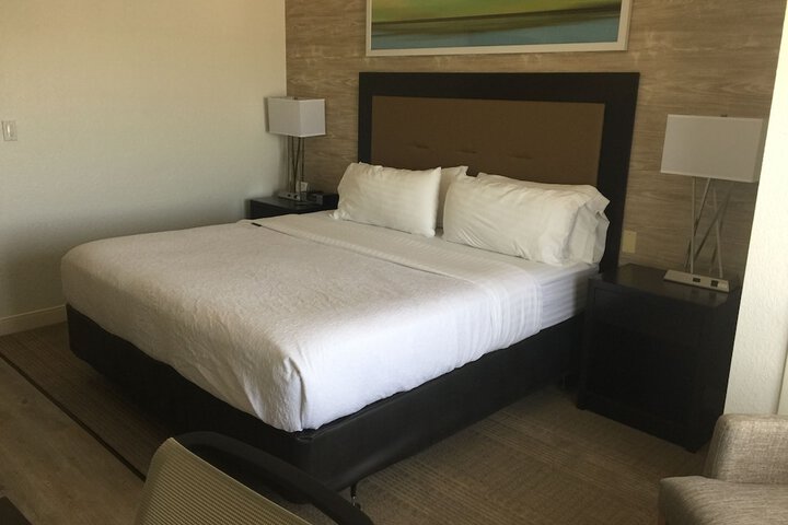 Holiday Inn Bloomington-Airport by IHG