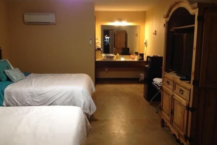 Room 11 of 24