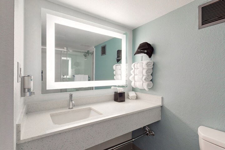 voco College Station Aggieland by IHG