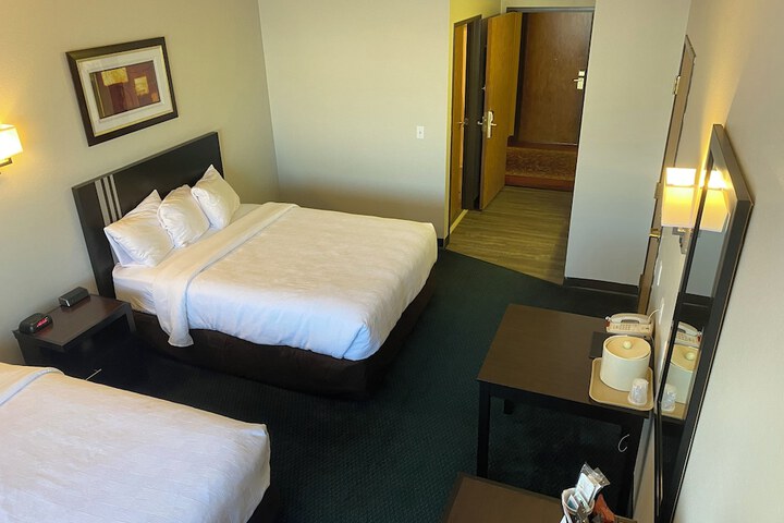 Room 9 of 31