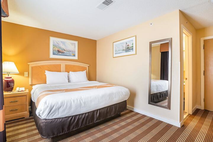 Room 21 of 37